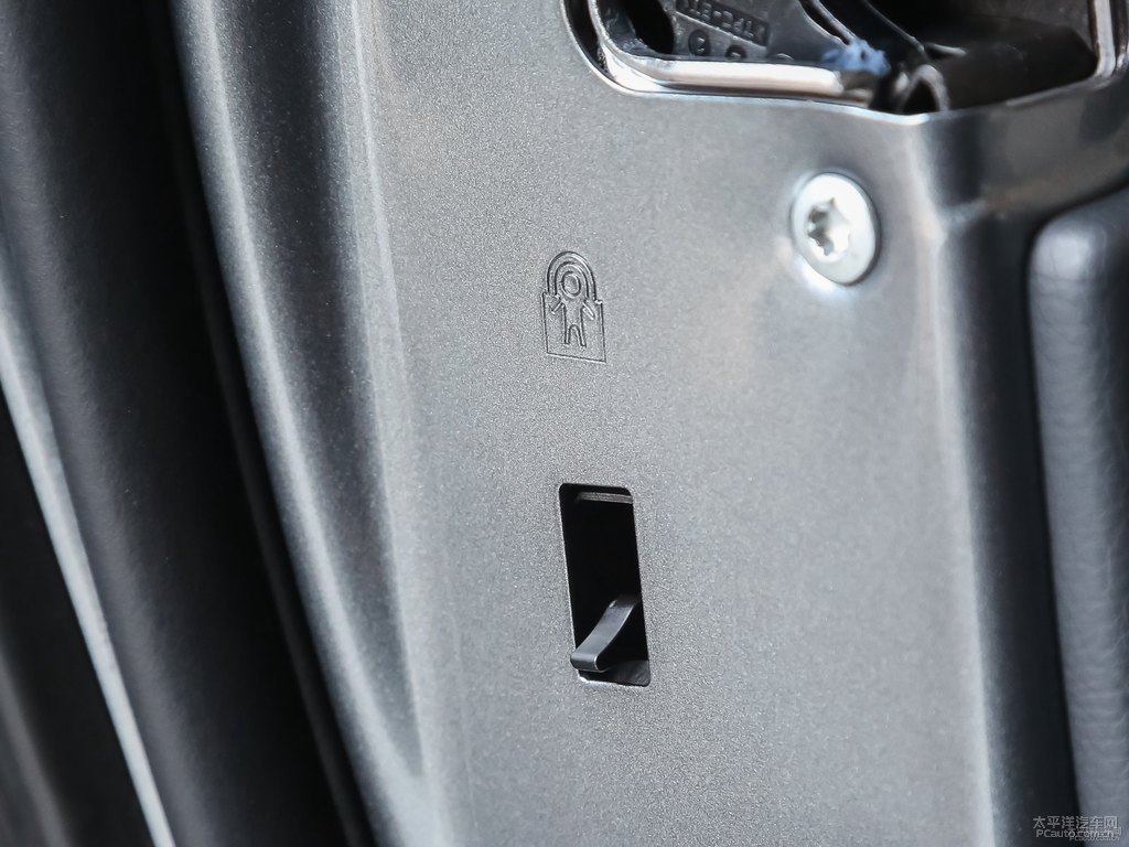 月光石灰奔馳E級車廂內(nèi)飾圖片