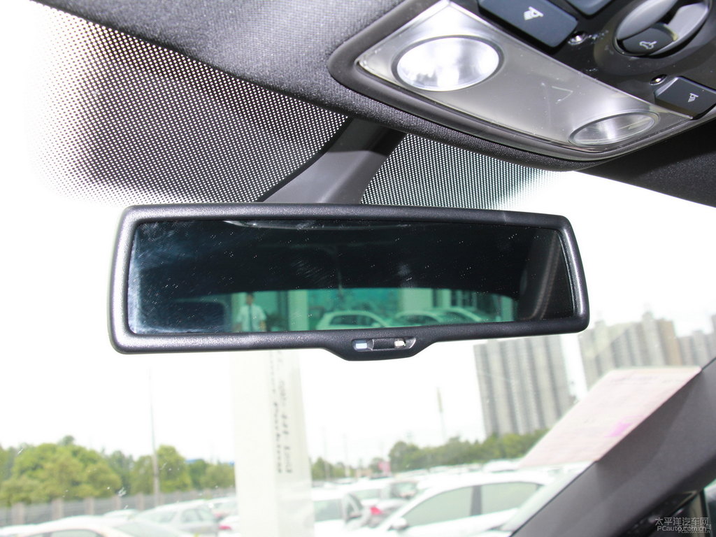 極地白大眾CC車廂內(nèi)飾圖片