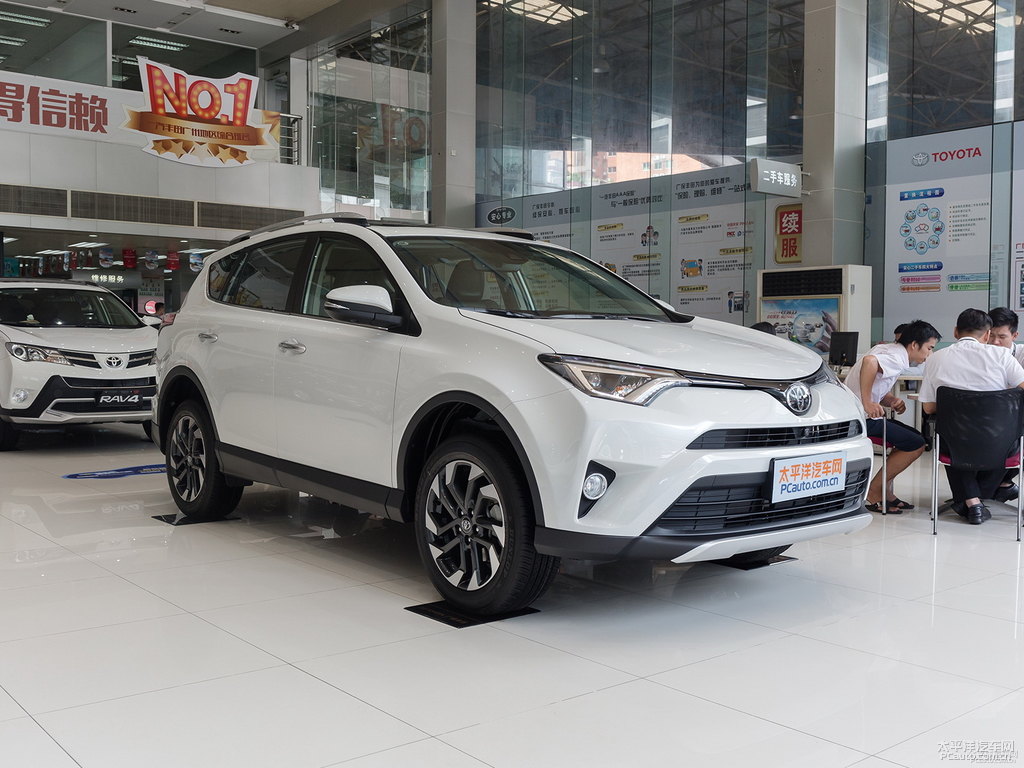 珍珠白RAV4榮放整車外觀外觀圖片