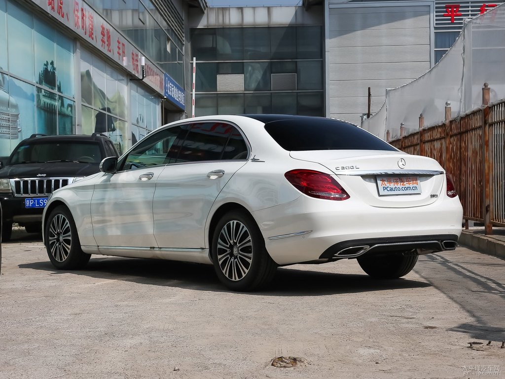 北極白奔馳C級(jí)整車外觀外觀圖片