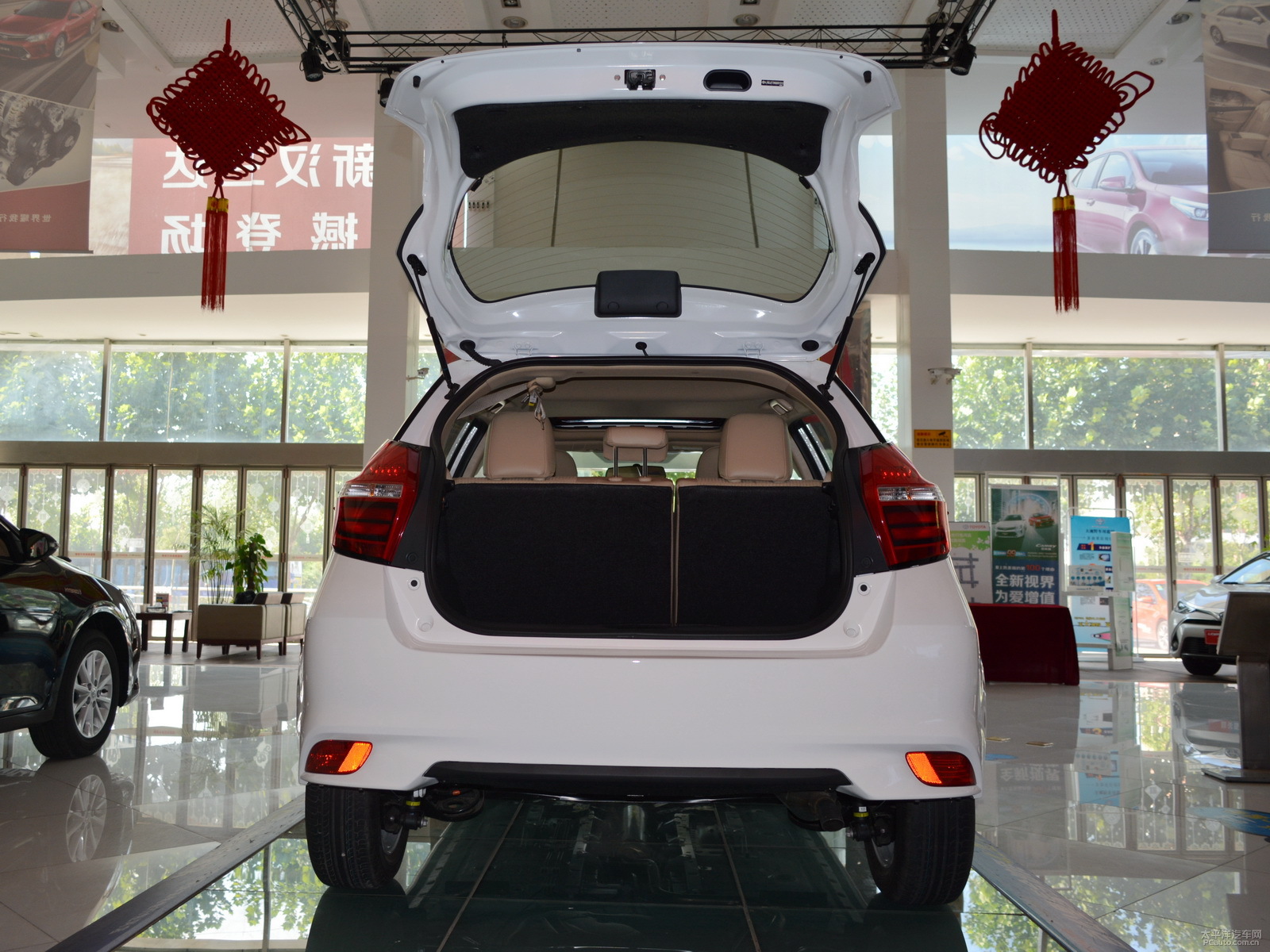 YARiS L 致炫空間高清大圖