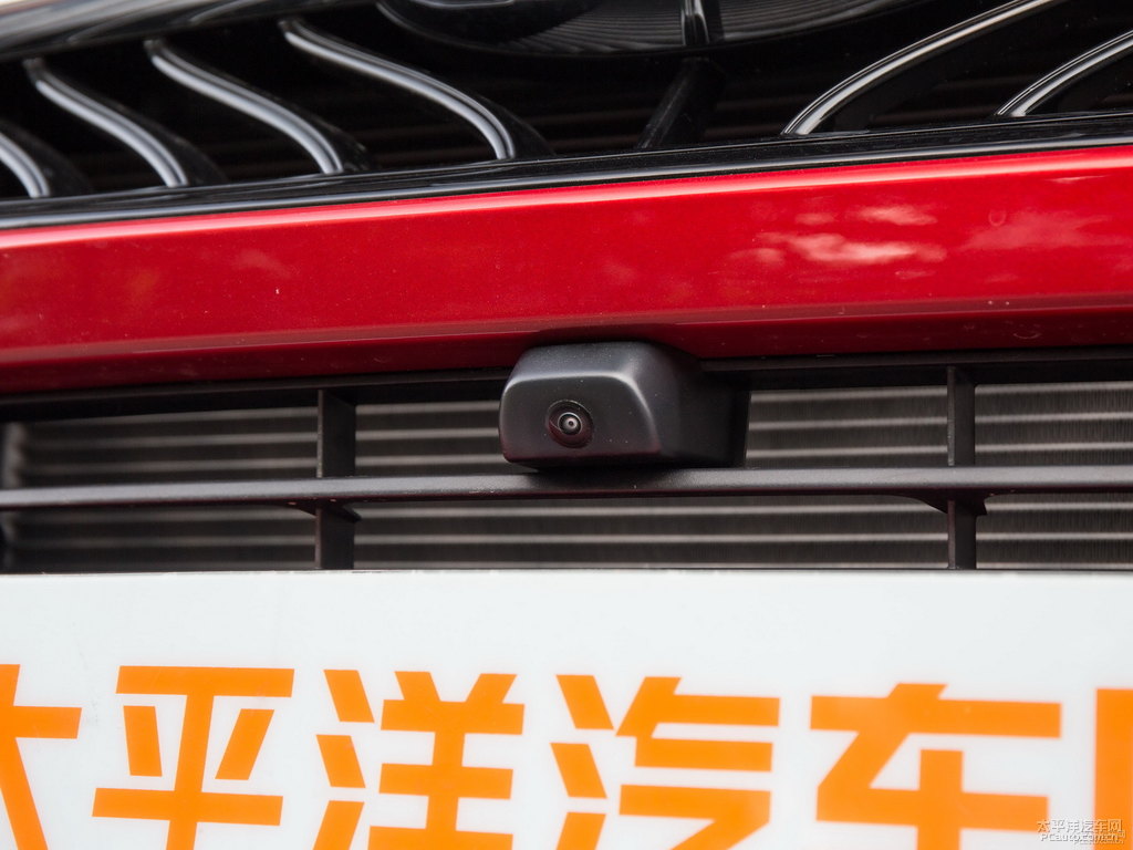 熔巖紅瑞虎7車頭外觀圖片
