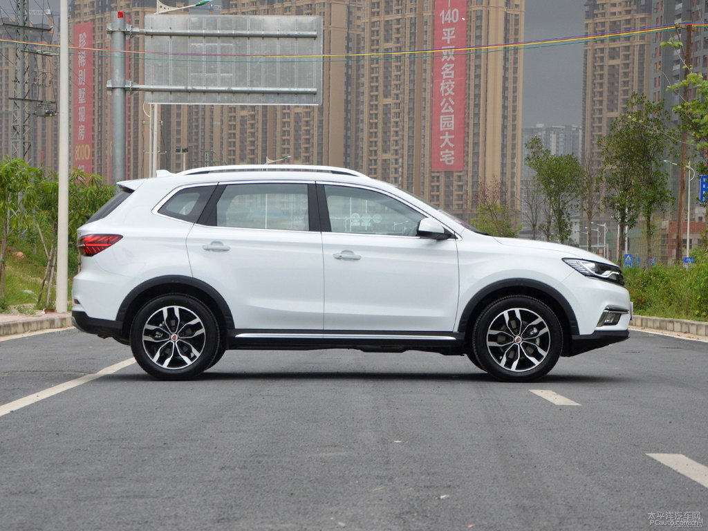 典雅白榮威RX5整車外觀外觀圖片