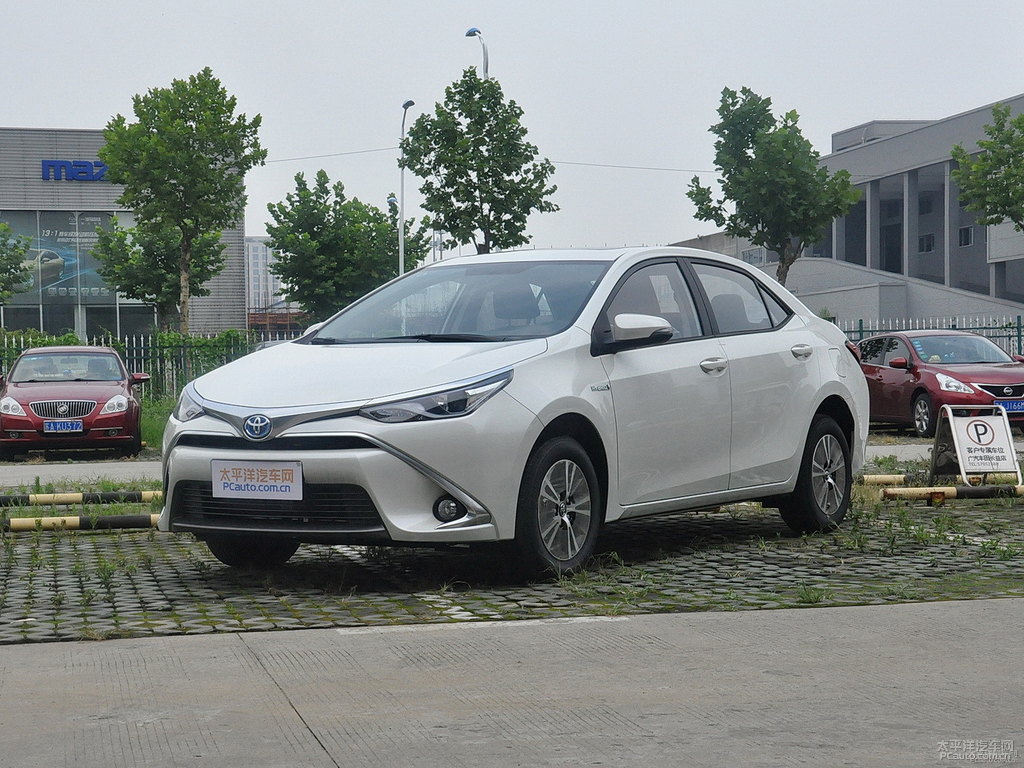 珍珠白雷凌整車外觀外觀圖片