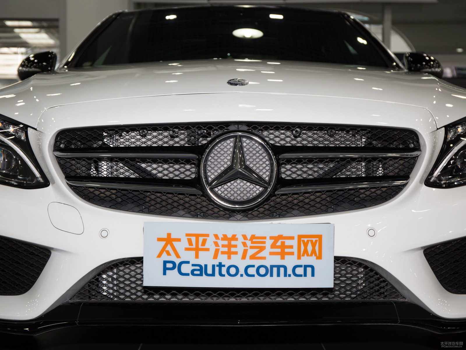 奔馳C級外觀高清大圖
