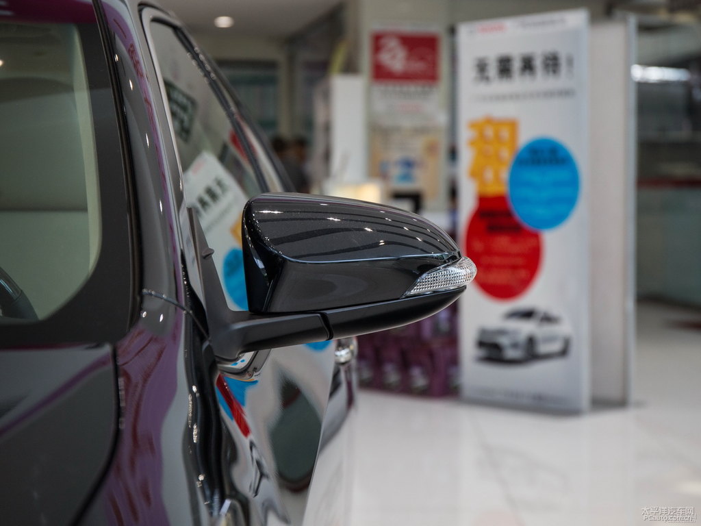 墨晶黑凱美瑞車身外觀圖片