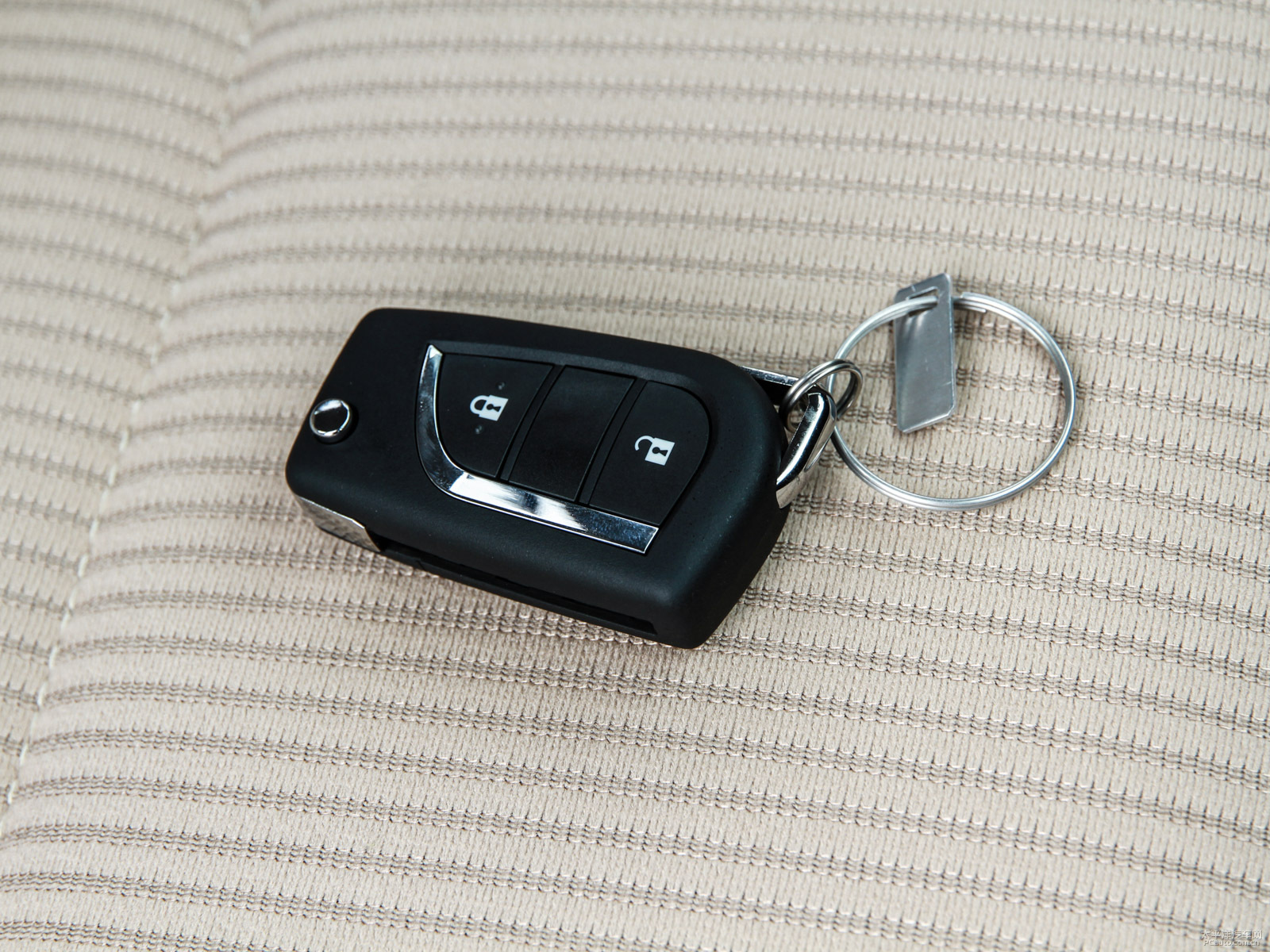 RAV4榮放細節(jié)高清大圖