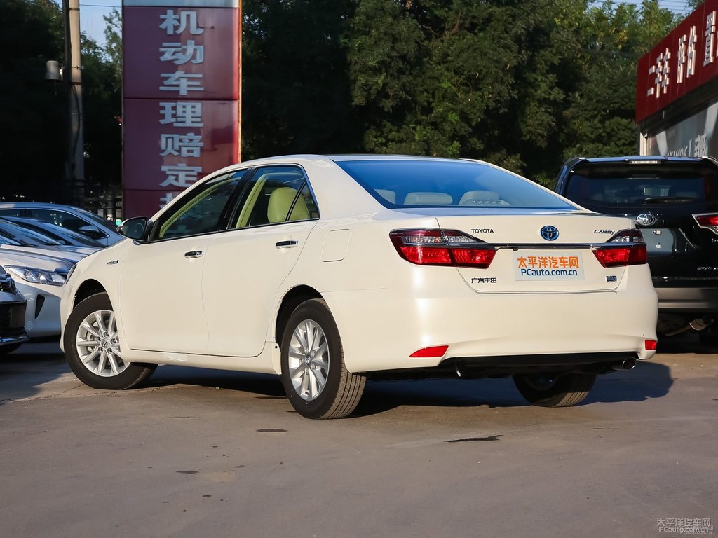 珍珠白凱美瑞整車外觀外觀圖片