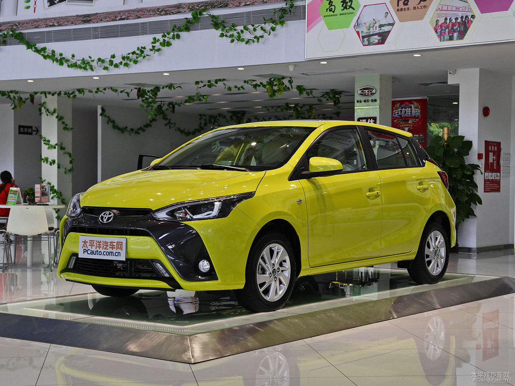 檸檬黃YARiS L 致炫整車外觀外觀圖片