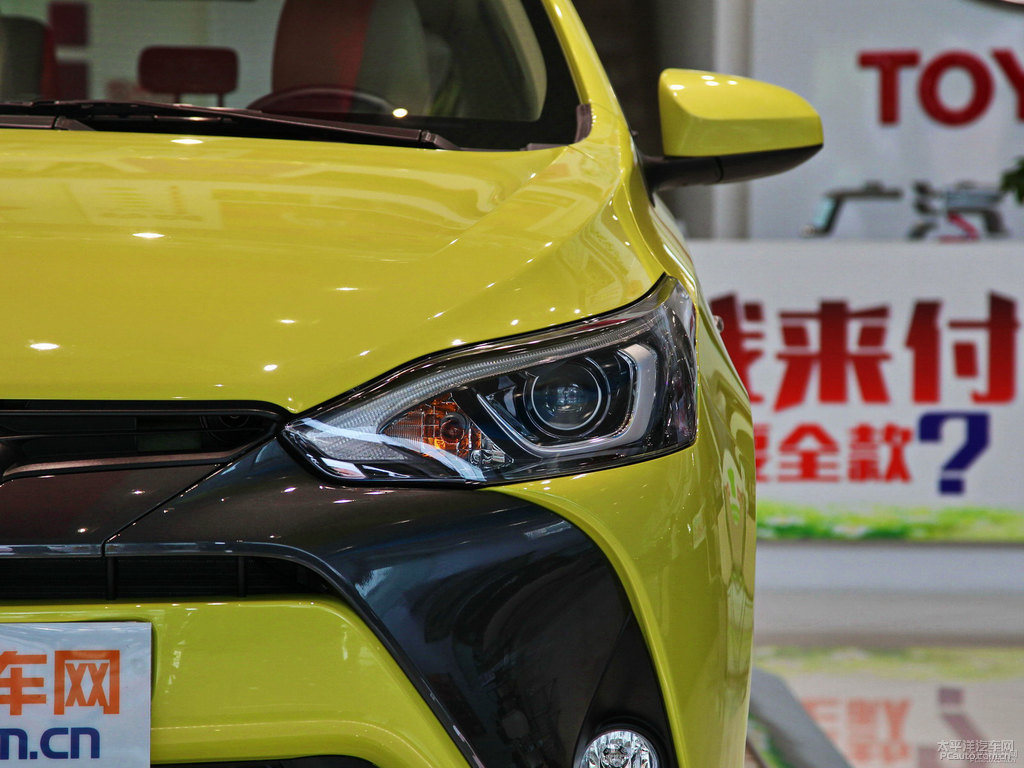 檸檬黃YARiS L 致炫車頭外觀圖片