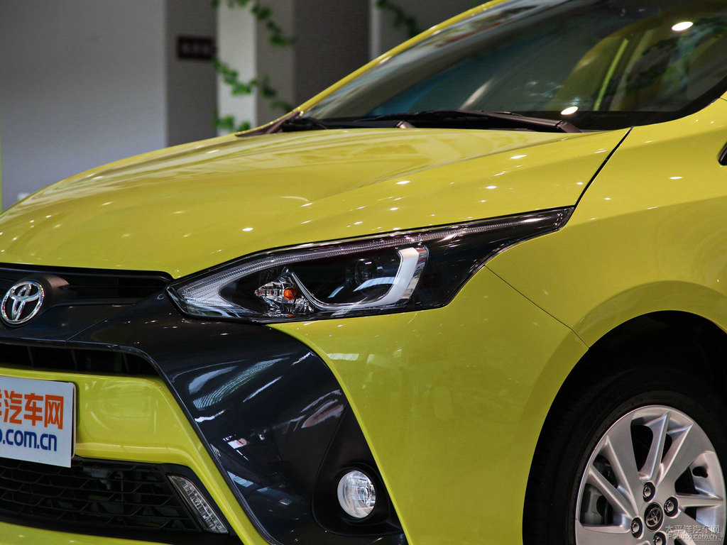 檸檬黃YARiS L 致炫車頭外觀圖片