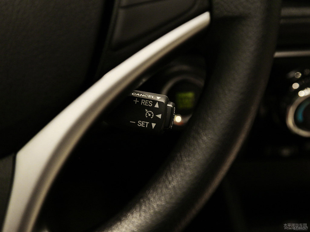 檸檬黃YARiS L 致炫中控內(nèi)飾圖片