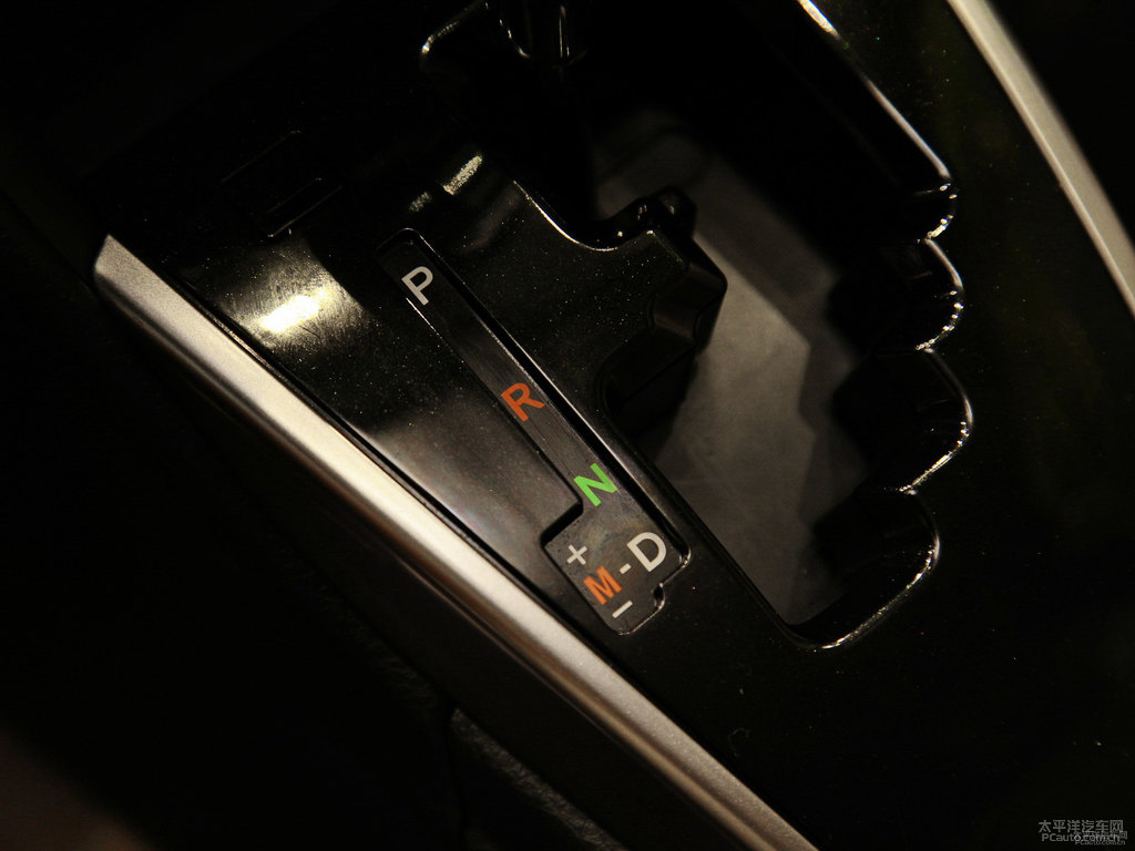 檸檬黃YARiS L 致炫中控內(nèi)飾圖片