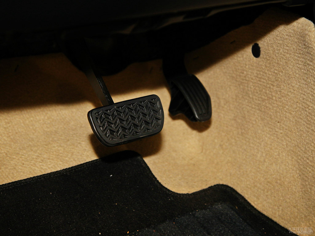 檸檬黃YARiS L 致炫中控內(nèi)飾圖片