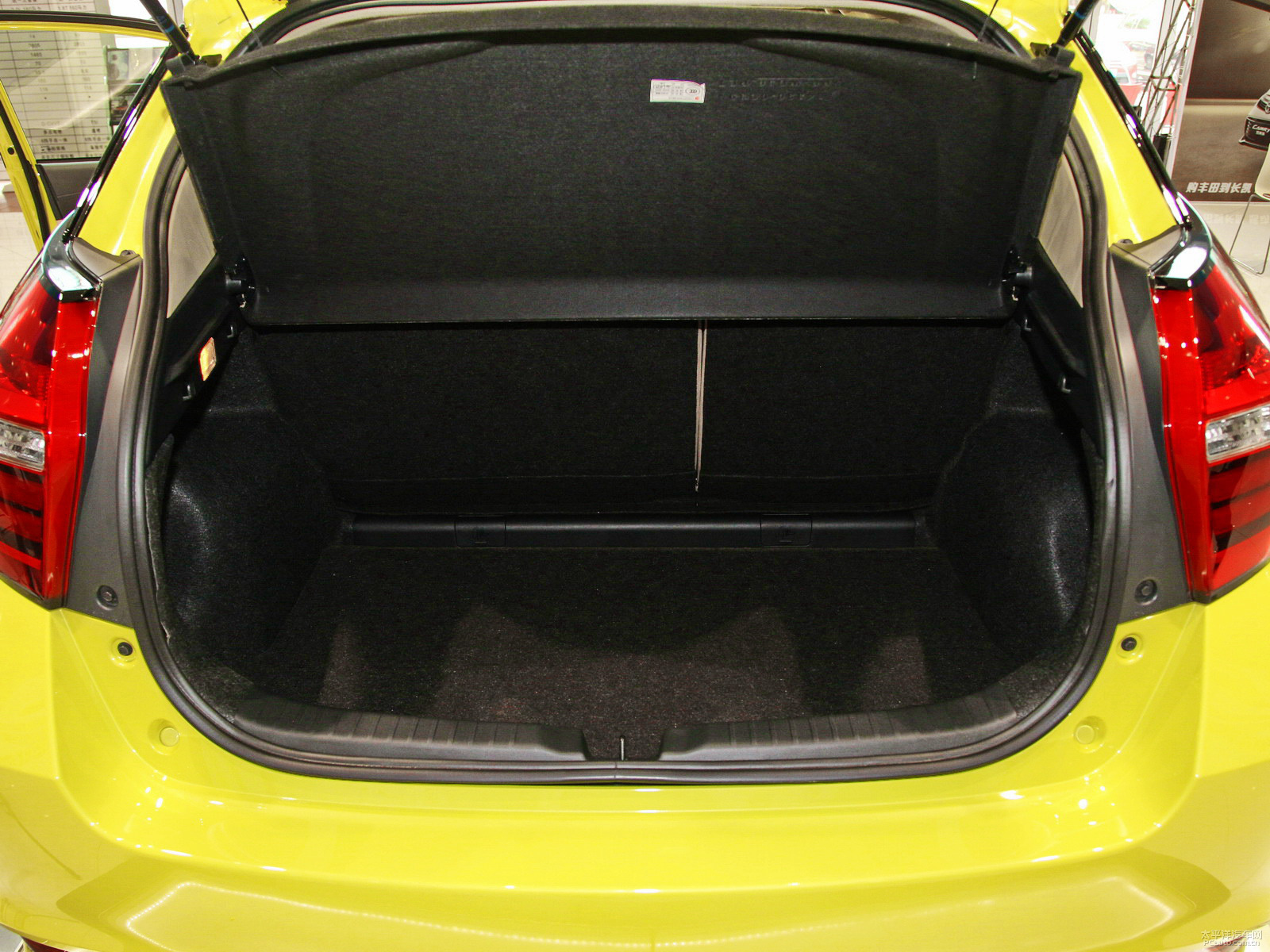 YARiS L 致炫空間高清大圖