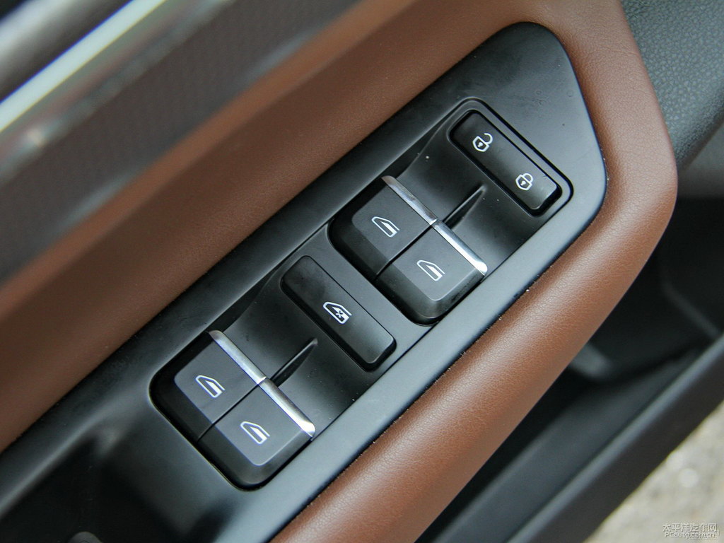 琉璃橙帝豪GS車(chē)廂內(nèi)飾圖片