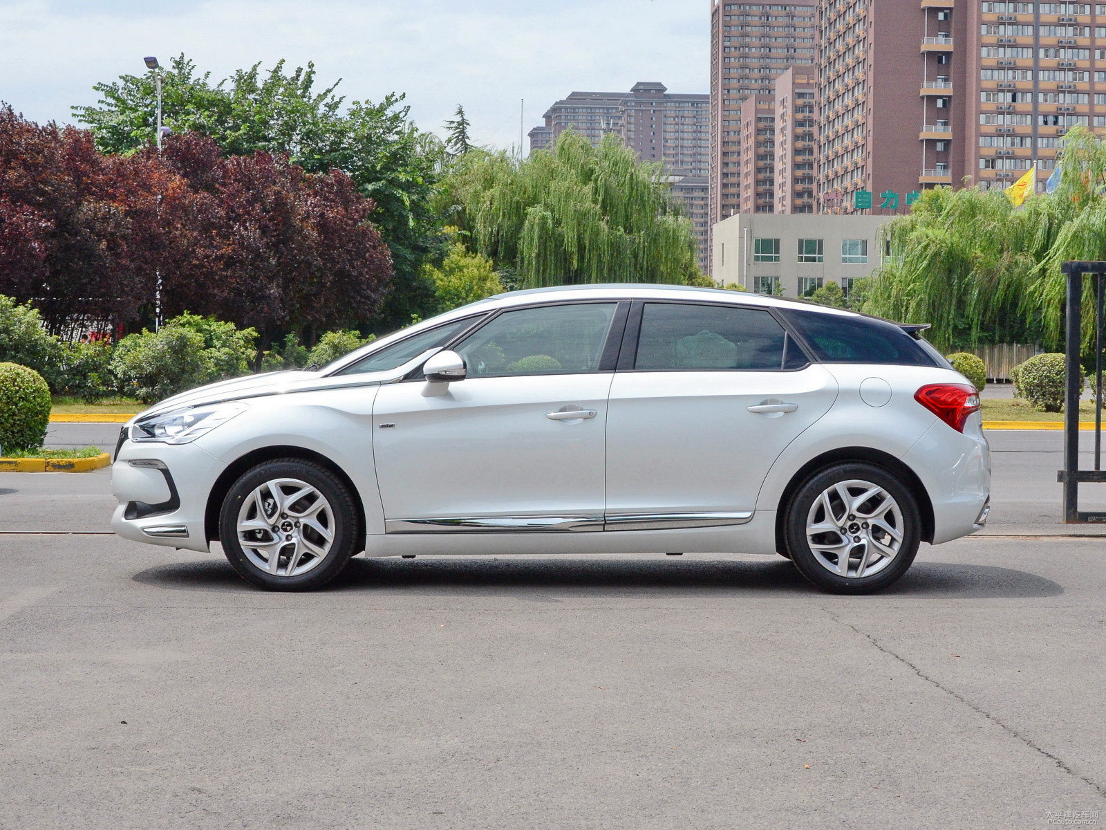 DS 5外觀高清大圖