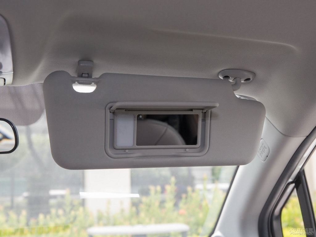 象牙白傳祺GS4車廂內(nèi)飾圖片