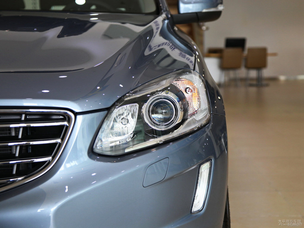 貽貝藍(lán)沃爾沃XC60車頭外觀圖片