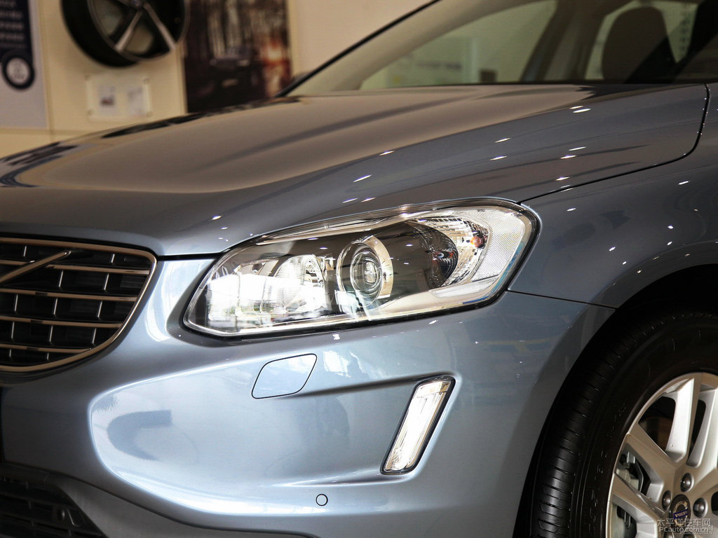 貽貝藍沃爾沃XC60車頭外觀圖片