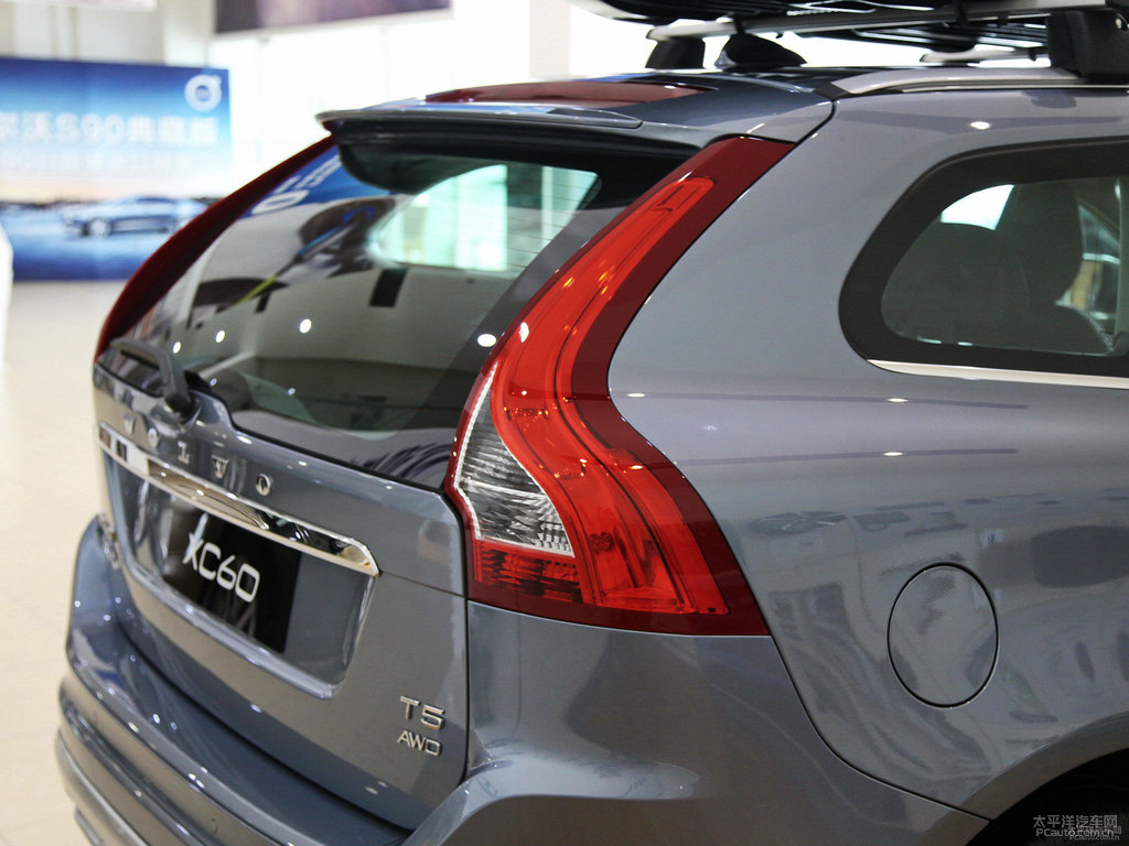 貽貝藍(lán)沃爾沃XC60車尾外觀圖片