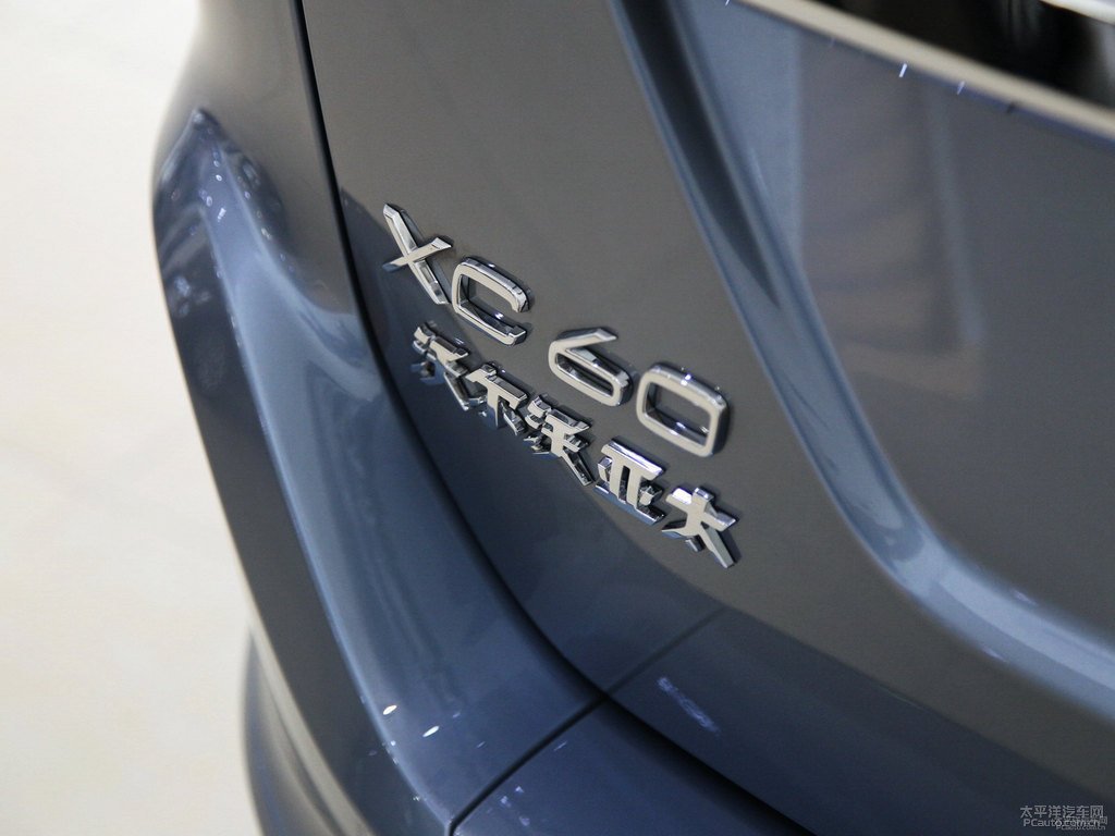 貽貝藍(lán)沃爾沃XC60車尾外觀圖片