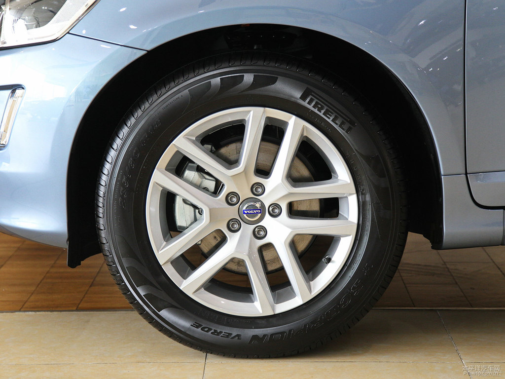 貽貝藍(lán)沃爾沃XC60車身外觀圖片