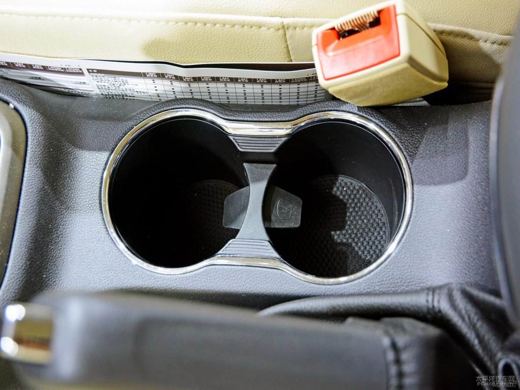 閃光冰晶白逸動儲物空間空間圖片