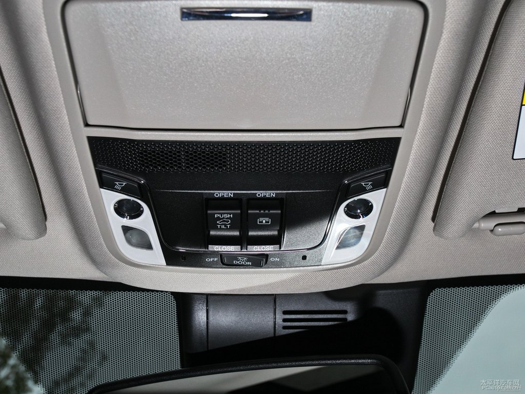 大漠金冠道車廂內(nèi)飾圖片