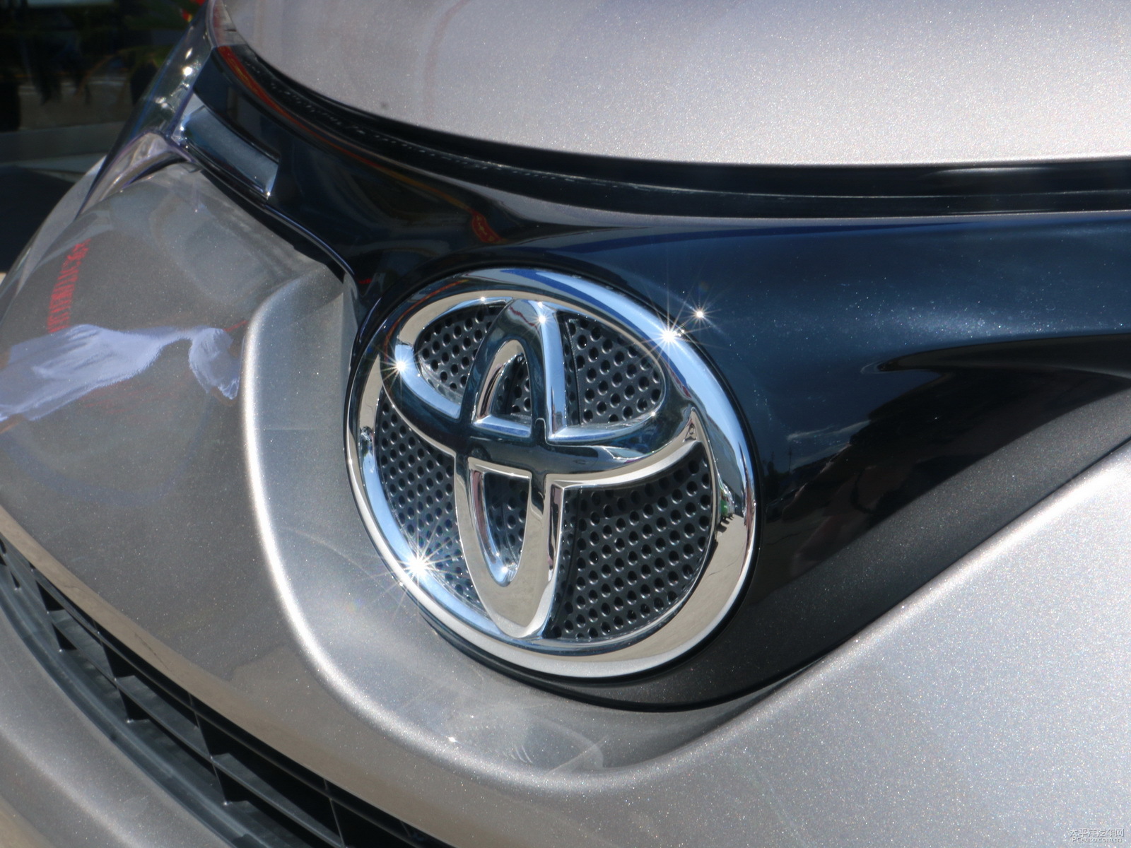 RAV4榮放外觀高清大圖