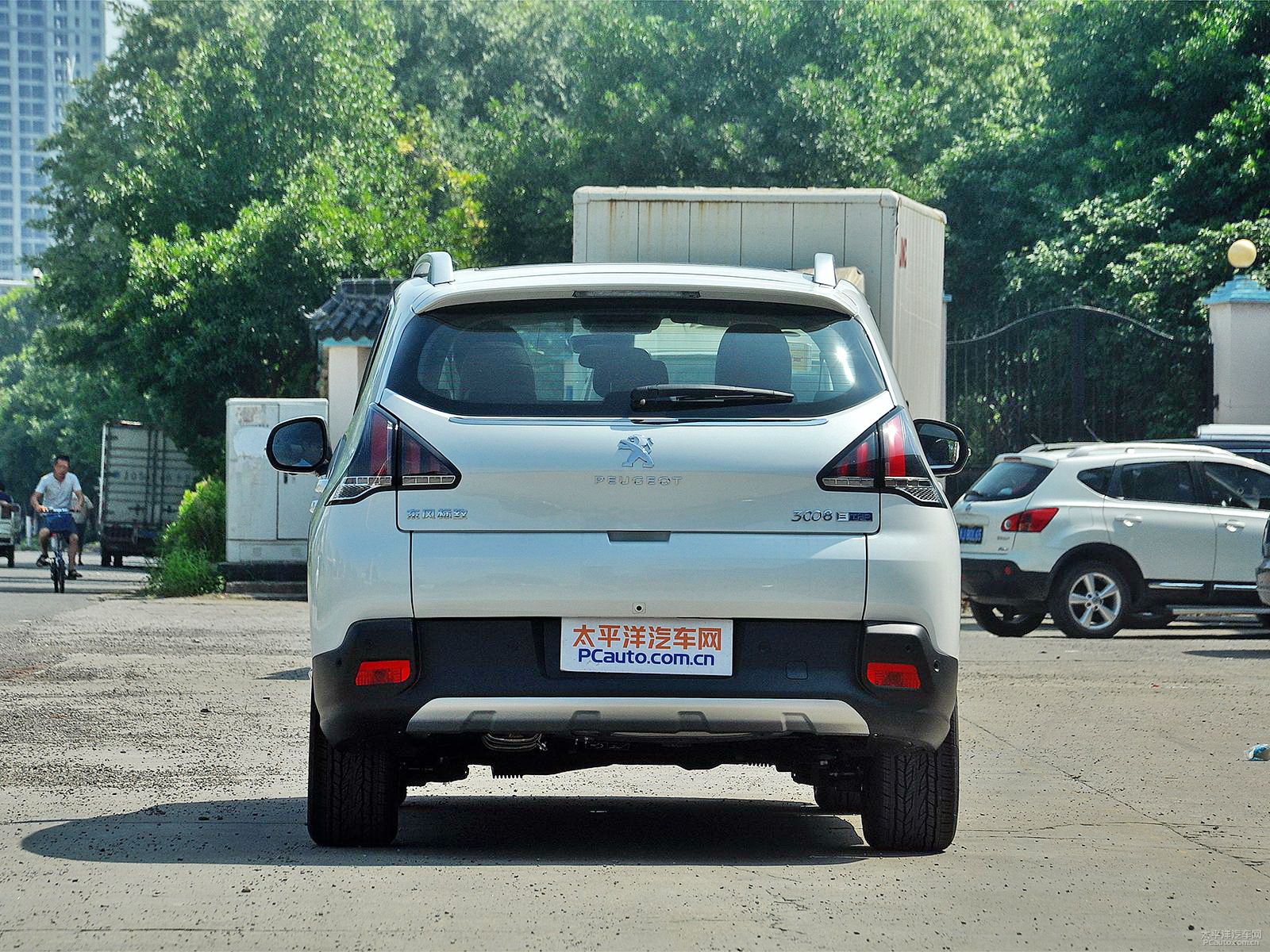 標(biāo)致3008外觀高清大圖