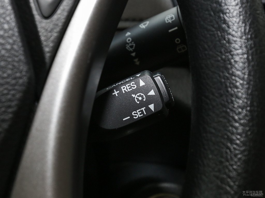 水晶銀YARiS L 致炫中控內(nèi)飾圖片