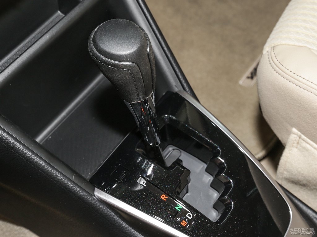 水晶銀YARiS L 致炫中控內(nèi)飾圖片