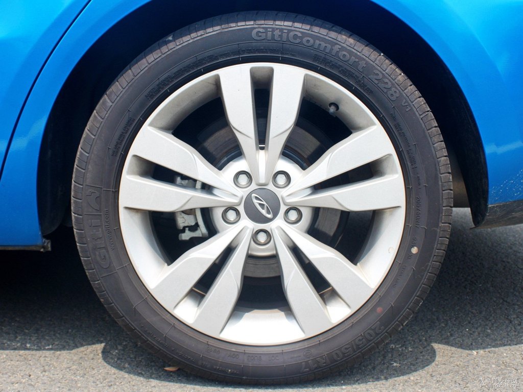傾城藍艾瑞澤5車身外觀圖片