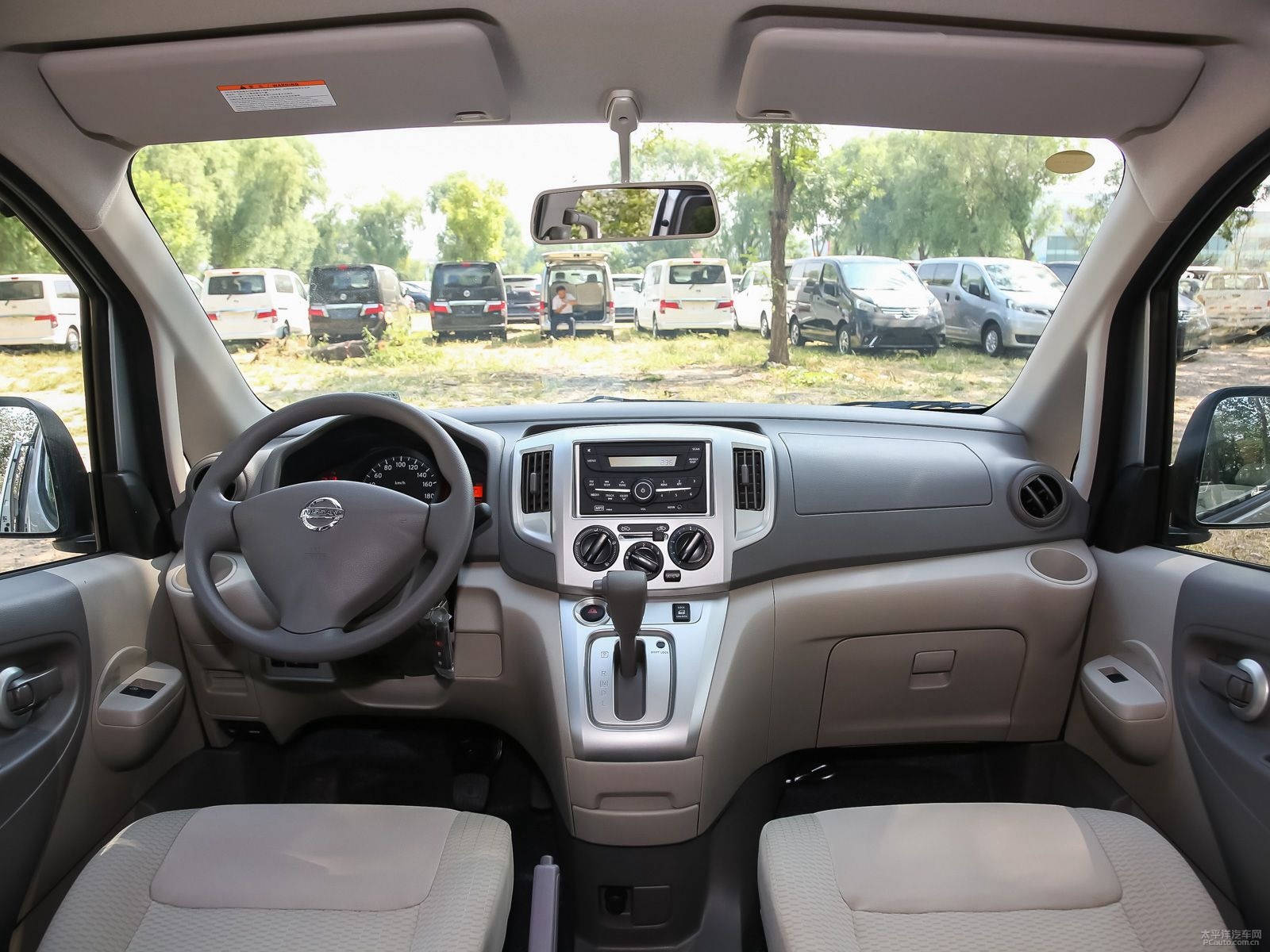 日產(chǎn)NV200內(nèi)飾高清大圖