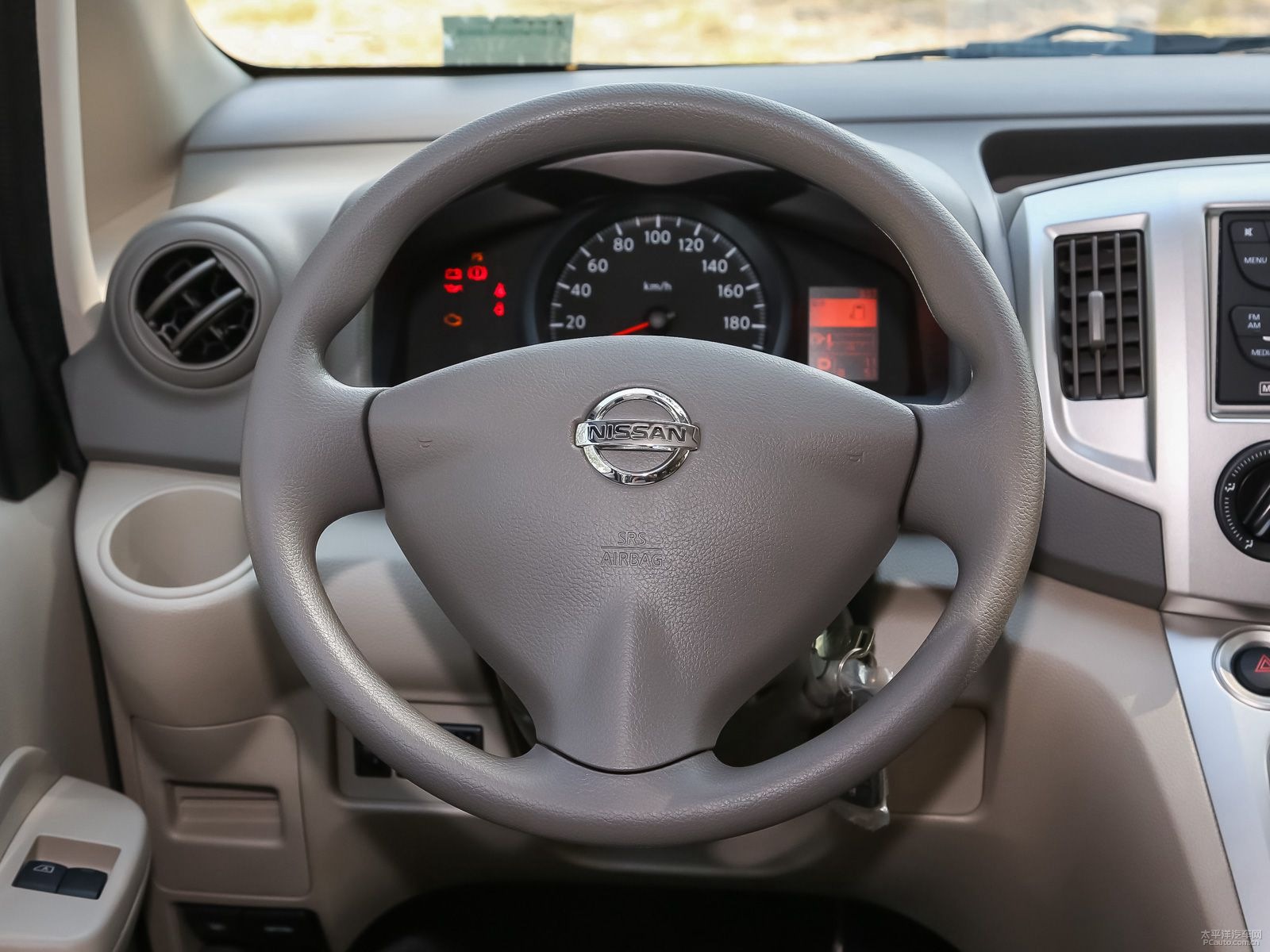 日產(chǎn)NV200內(nèi)飾高清大圖