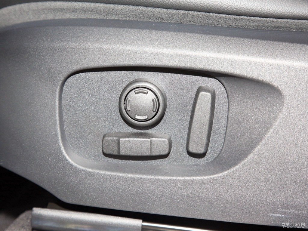 藍(lán)色發(fā)現(xiàn)神行車廂內(nèi)飾圖片