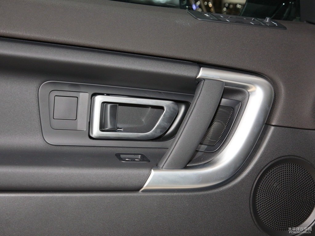 藍(lán)色發(fā)現(xiàn)神行車廂內(nèi)飾圖片