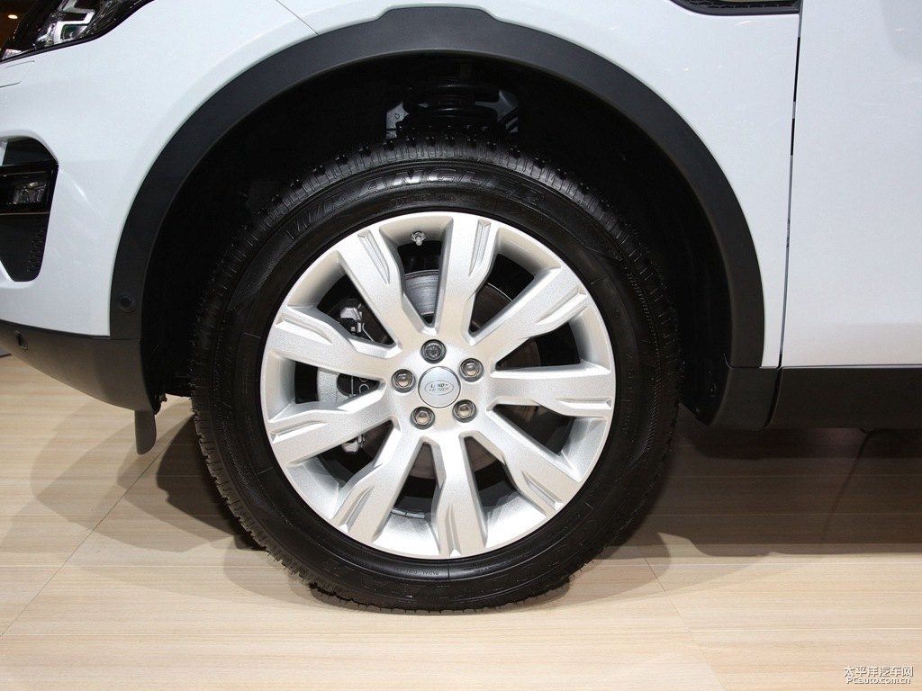 藍(lán)色發(fā)現(xiàn)神行車(chē)身外觀圖片