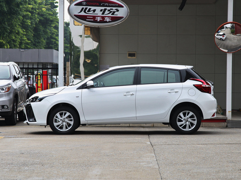 天際白YARiS L 致炫整車外觀外觀圖片