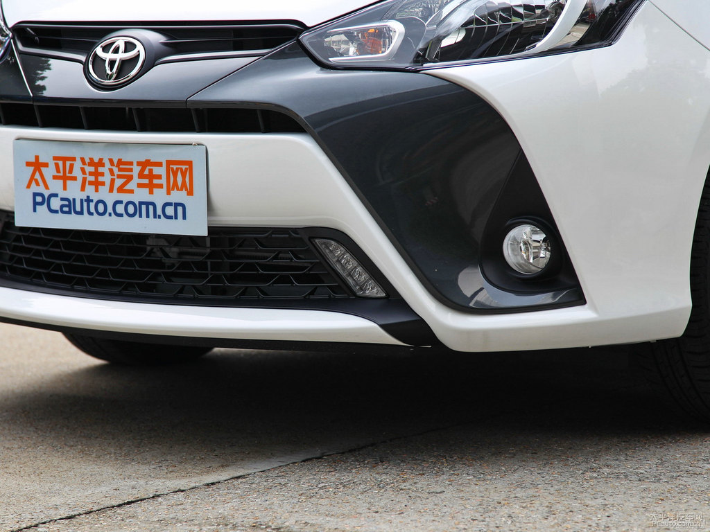 天際白YARiS L 致炫車頭外觀圖片