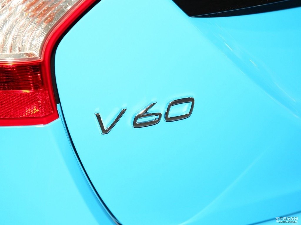 魅惑藍(lán)沃爾沃V60車尾外觀圖片