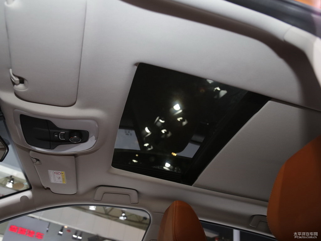 琉璃橙瑞虎7車廂內(nèi)飾圖片