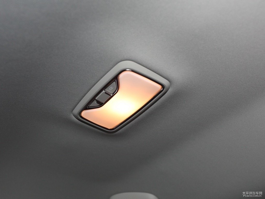 馬爾斯紅哈弗H2車廂內(nèi)飾圖片