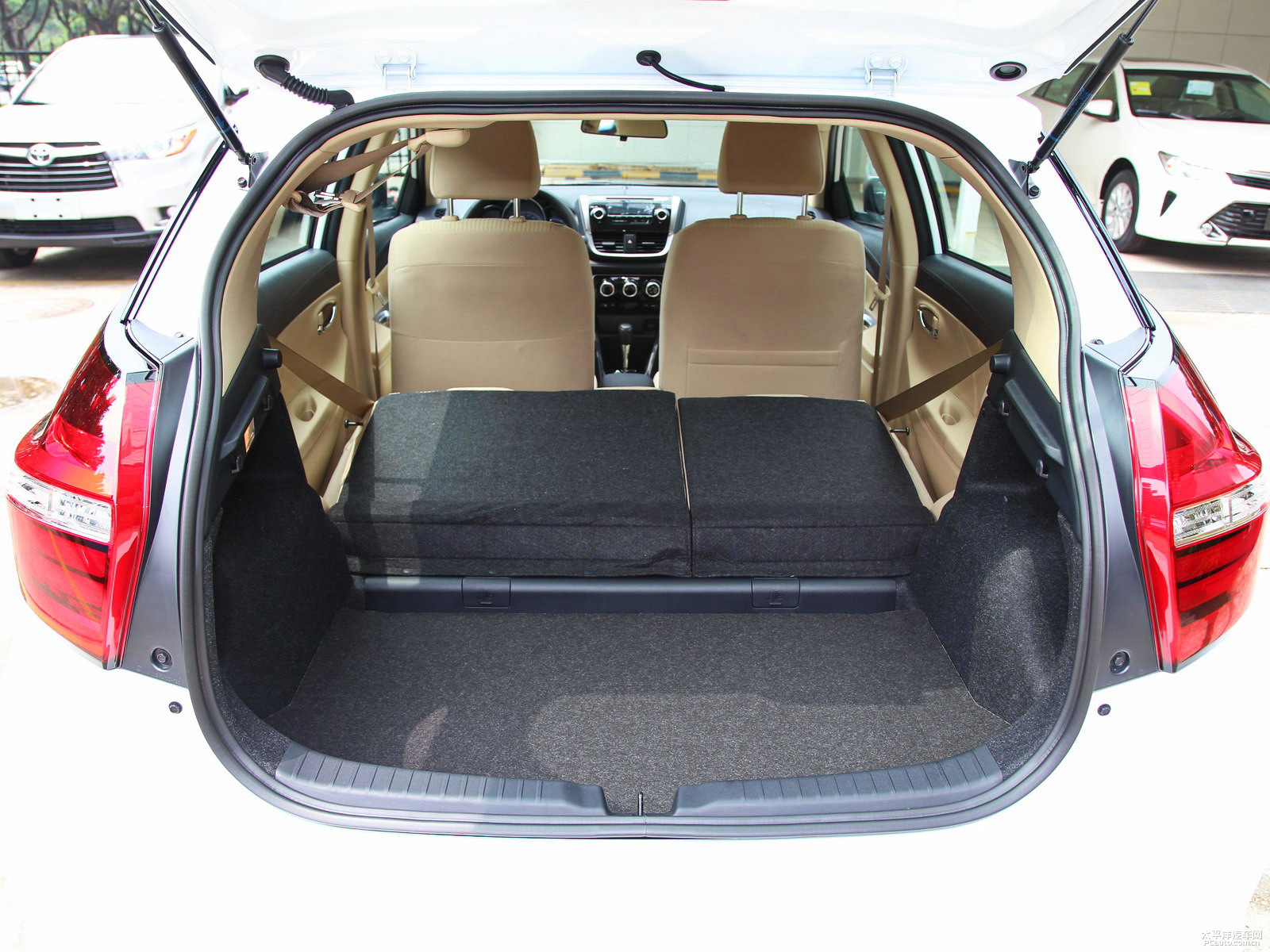 YARiS L 致炫空間高清大圖