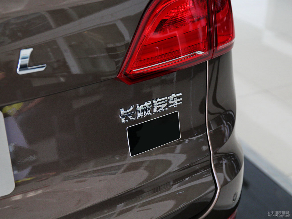 可可棕哈弗H6 Coupe車(chē)尾外觀圖片