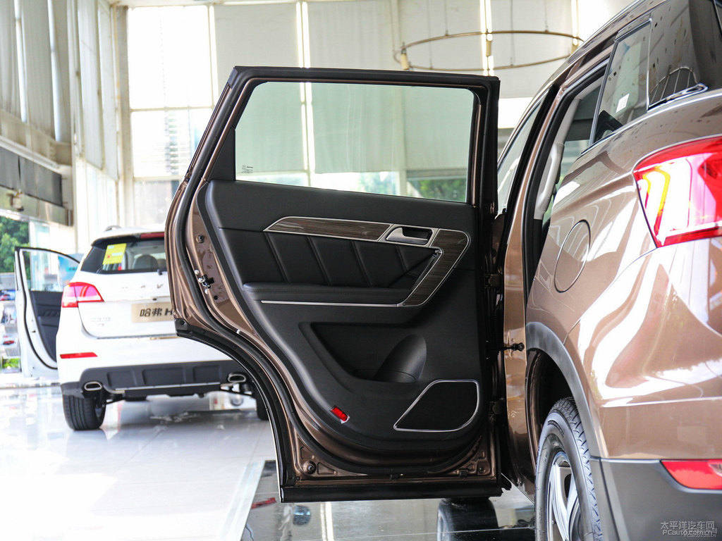 可可棕哈弗H6 Coupe車廂內(nèi)飾圖片
