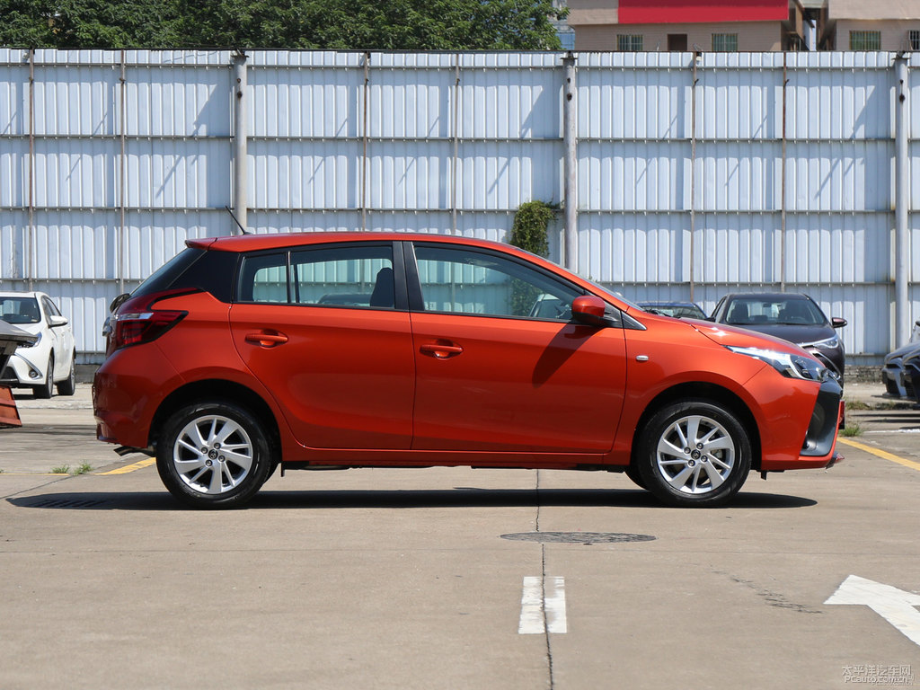 閃電橙YARiS L 致炫整車外觀外觀圖片