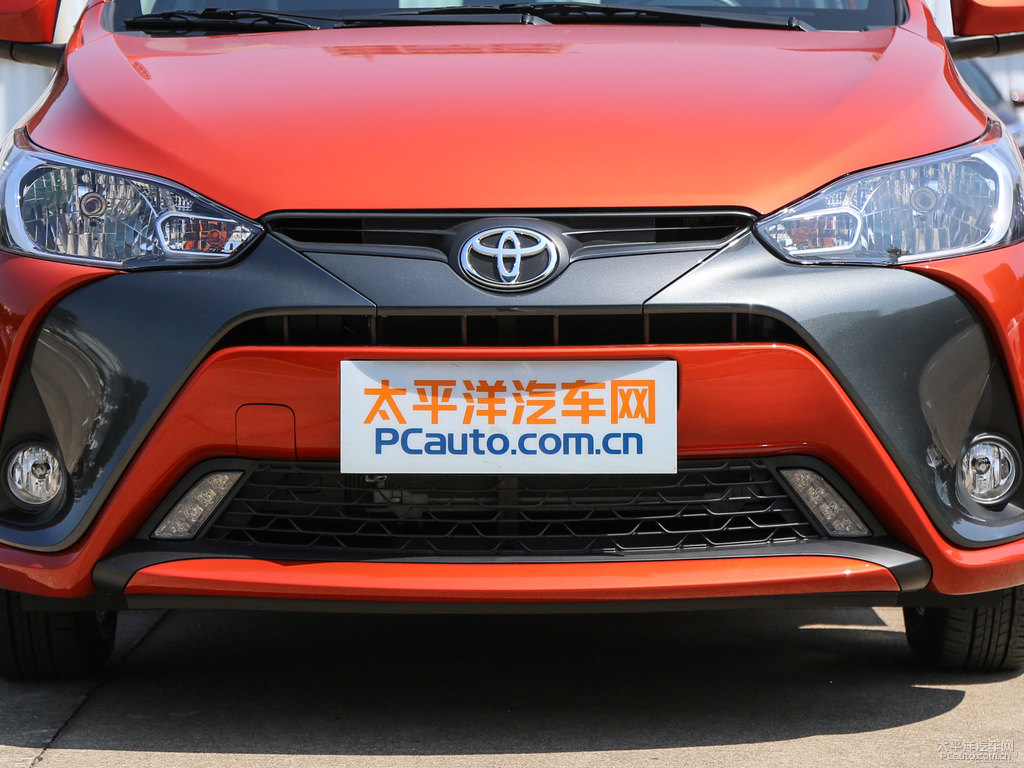 閃電橙YARiS L 致炫車頭外觀圖片