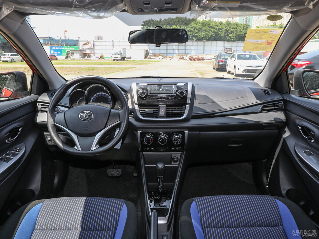 閃電橙YARiS L 致炫中控內飾圖片